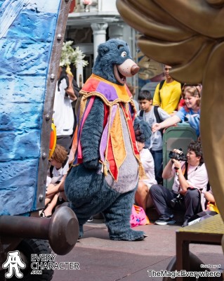 Baloo in the DLP - Toon Circus Parade Outfit