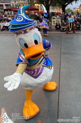 Donald Duck in the DLR - Magic Happens Outfit Donald Duck in the DLR - Magic Happens Outfit
