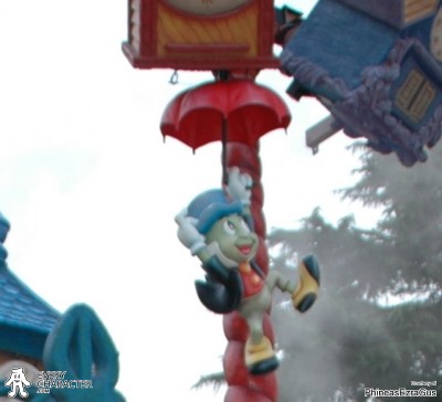 DLP - Once Upon a Dream Parade Jiminy Cricket in the DLP - Once Upon a Dream Parade outfit