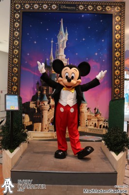 Mickey Mouse in the Regular Look - 2016-... Outfit Mickey Mouse in the Regular Look - 2016-... Outfit
