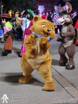 Toulouse with Blue Bow in the Regular Look - 2013-... Outfit Toulouse with Blue Bow in the Regular Look - 2013-... Outfit
