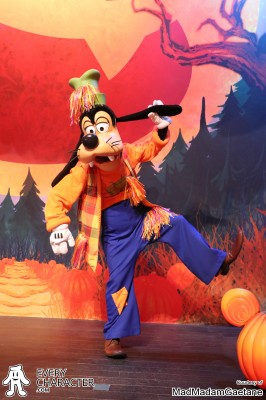 DLP - Halloween 2000 Goofy as Scarecrow in the DLP - Halloween 2000 outfit