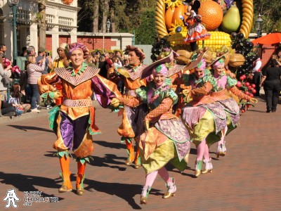DLP - Halloween - Mickey's Halloween Celebration - Original Aubergine Dancer in the DLP - Halloween - Mickey's Halloween Celebration - Original Outfit