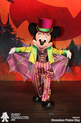 Mickey Mouse in the DLP - Mickey's Box of Pumpkins Outfit