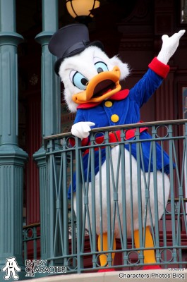 Scrooge McDuck with No cane & no moneybag in the Regular Look - 1996-... Outfit Scrooge McDuck with No cane & no moneybag in the Regular Look - 1996-... Outfit