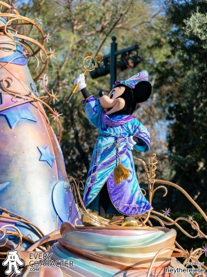 Mickey Mouse in the DLR - Magic Happens Outfit Mickey Mouse in the DLR - Magic Happens Outfit