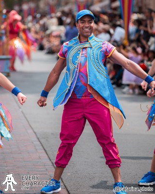 Anniversary dancer in the DLR - Celebrate Happy Cavalcade Outfit Anniversary dancer in the DLR - Celebrate Happy Cavalcade Outfit