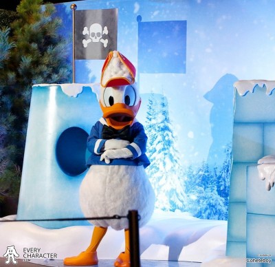 Donald Duck in the DL - Disney Merriest Nites Outfit