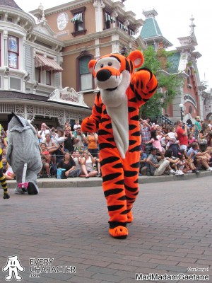 Tigger in the Regular Look - 1995-... Outfit Tigger in the Regular Look - 1995-... Outfit