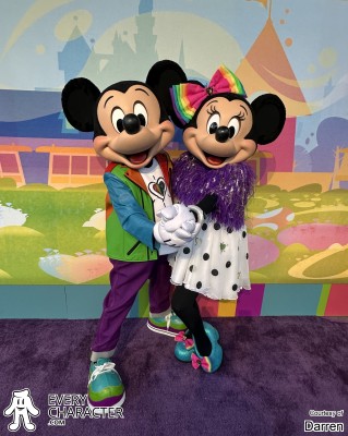 Mickey Mouse in the DLR - Rainbow - 2023 Outfit Mickey Mouse in the DLR - Rainbow - 2023 Outfit