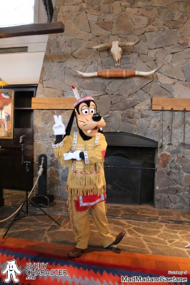 DLP - Hotel Cheyenne Goofy as Indian in the DLP - Hotel Cheyenne outfit
