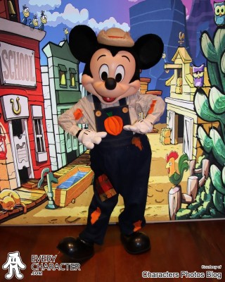 Mickey Mouse in the DLP - Disney Villains Parade - a Parade des Méchants Disney (2005-2006) Outfit