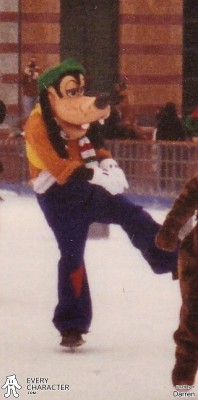 Goofy as Santa Goofy in the DLP - Christmas 1992 Outfit Goofy as Santa Goofy in the DLP - Christmas 1992 Outfit