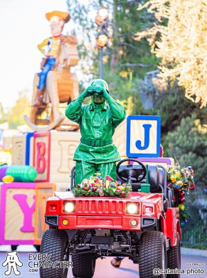 Green Army Man in the Regular Look - 1996-... Outfit Green Army Man in the Regular Look - 1996-... Outfit