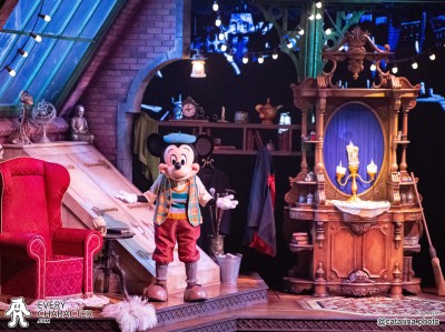 Mickey Mouse in the DLP - Mickey & the Magician Outfit