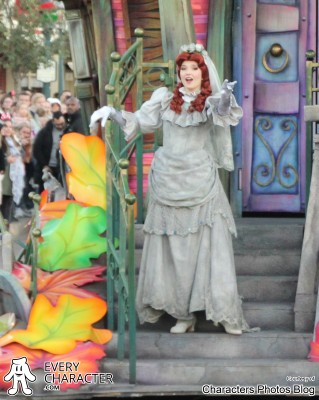 Melanie Ravenswood in the DLP - Halloween - Mickey's Halloween Celebration (2014) Outfit