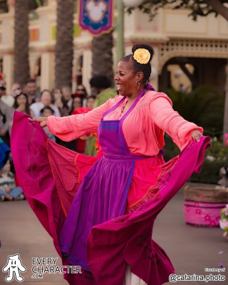 Sofia in the DCA - Mirabel's Gift of the Season Outfit Sofia in the DCA - Mirabel's Gift of the Season Outfit