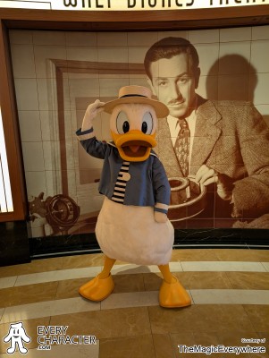Donald Duck in Blue Jack and Straw Hat in the DCL - Italy Outfit Donald Duck in Blue Jack and Straw Hat in the DCL - Italy Outfit