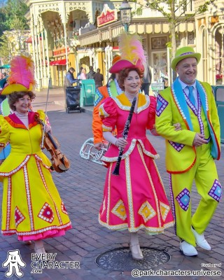 Band in the DLP - Music Festival -Mary Poppins & the Pearly Band Outfit Band in the DLP - Music Festival -Mary Poppins & the Pearly Band Outfit
