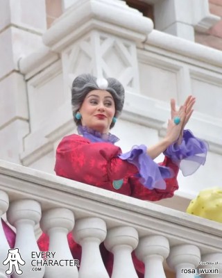 Lady Tremaine in the Regular Look - 2015... Outfit Lady Tremaine in the Regular Look - 2015... Outfit