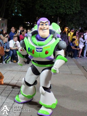Buzz Lightyear in the Regular Look - 1996-... Outfit Buzz Lightyear in the Regular Look - 1996-... Outfit