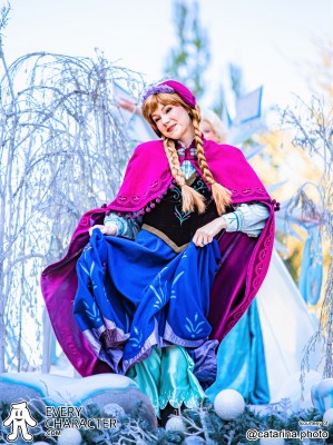 Anna with Cape in the Regular Look - 2013-2019 Cape Outfit Anna with Cape in the Regular Look - 2013-2019 Cape Outfit