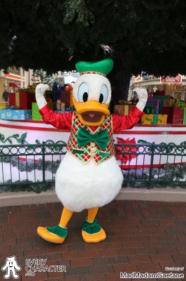 Donald Duck in the DLP - Extra Magical Christmastime Outfit Donald Duck in the DLP - Extra Magical Christmastime Outfit