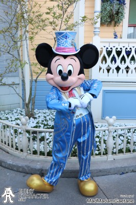 DLP - Grand Celebration - Meet & Greets Mickey Mouse in the DLP - Grand Celebration - Meet & Greets outfit
