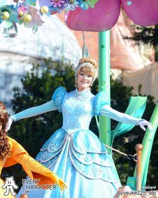 Cinderella in the TDL - Happiness is Here - Cold Weather Outfit