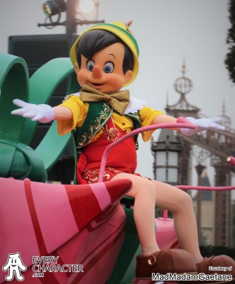 Pinocchio in the DLP - Mickey's Dazzling Christmas Parade Outfit