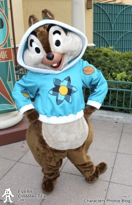 Chip in autumn hoodie in the DLP - Chip 'n' Dale - Autumn Outfits - 2025 Outfit Chip in autumn hoodie in the DLP - Chip 'n' Dale - Autumn Outfits - 2025 Outfit