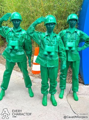DLP - Green Army Men Meet and Play in Toy Story Playland on ...