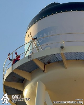 Spider-Man in Spider Universe in the Regular Look - 2018-... Outfit