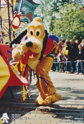 DLP - Toon Circus Parade Pluto in the DLP - Toon Circus Parade Outfit