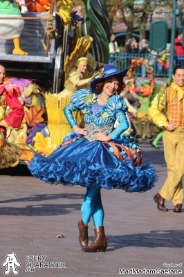 DLP - Halloween - Mickey's Halloween Celebration (2014) Grape dancer in the DLP - Halloween - Mickey's Halloween Celebration (2014) Outfit
