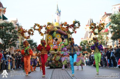 DLP - Halloween - Mickey's Halloween Celebration - Original Fruit Dancer in the DLP - Halloween - Mickey's Halloween Celebration - Original Outfit