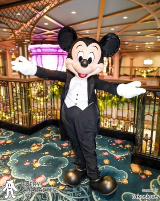 Mickey Mouse in Tuxedo in the DCL - Formal Outfit Mickey Mouse in Tuxedo in the DCL - Formal Outfit