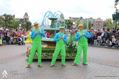 DLP - Goofy's Garden Party - Summer Gardener in Blue shirt without yellow jacket in the DLP - Goofy's Garden Party - Summer Outfit