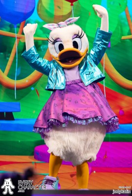 Daisy Duck in the DCA - Disney Jr. Mickey Mouse Clubhouse Live - 2025 Outfit Daisy Duck in the DCA - Disney Jr. Mickey Mouse Clubhouse Live - 2025 Outfit