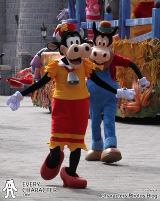 Clarabelle Cow in the Regular Look - 2017-... Outfit Clarabelle Cow in the Regular Look - 2017-... Outfit