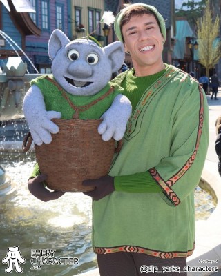 Villagers in the DLP - World of Frozen - Villagers Outfit