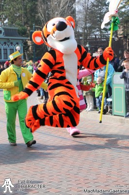 Tigger in the Regular Look with Goofy's Garden Party Accessory Outfit Tigger in the Regular Look with Goofy's Garden Party Accessory Outfit