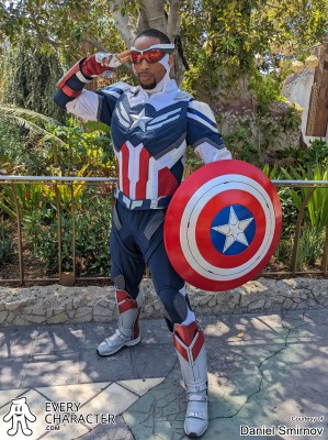 Captain America - Wilson in the Captain America - Falcon Suit Outfit Captain America - Wilson in the Captain America - Falcon Suit Outfit