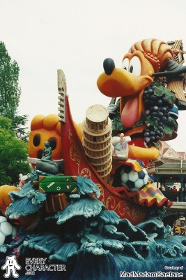 DLP - Imaginations Parade Pluto in the DLP - Imaginations Parade outfit