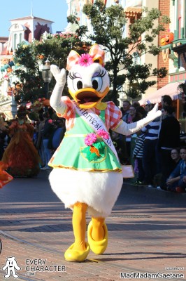 DLP - Halloween - Mickey's Halloween Celebration (2014) Daisy Duck as Miss Harvest in the DLP - Halloween - Mickey's Halloween Celebration (2014) Outfit