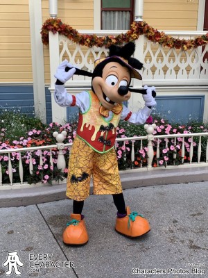 DLP - Halloween 2019 Max Goof in the DLP - Halloween 2019 outfit