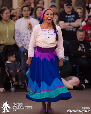 Gabriela in the DCA - Mirabel's Gift of the Season Outfit Gabriela in the DCA - Mirabel's Gift of the Season Outfit