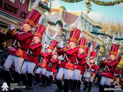 Toy Soldiers in the Regular Look Outfit