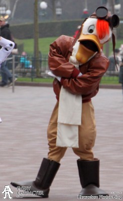 Launchpad McQuack in the Regular Look - 1990-... Outfit Launchpad McQuack in the Regular Look - 1990-... Outfit