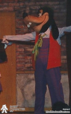 DLP - Tous en scene s'il vous plaît - Robes Goofy in the DLP - Tous en scene s'il vous plaît - Robes outfit